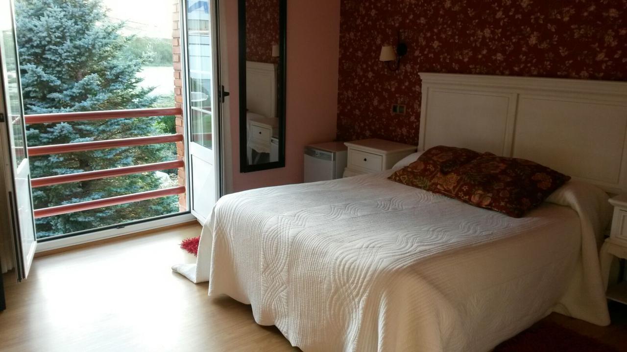Hotel Casa Fernando II Rellayo Екстериор снимка